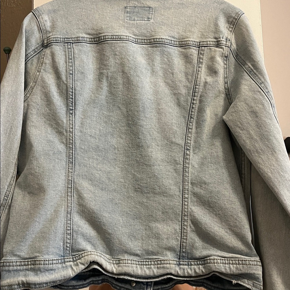 Women’s Universal Thread Jean Jacket - image 5